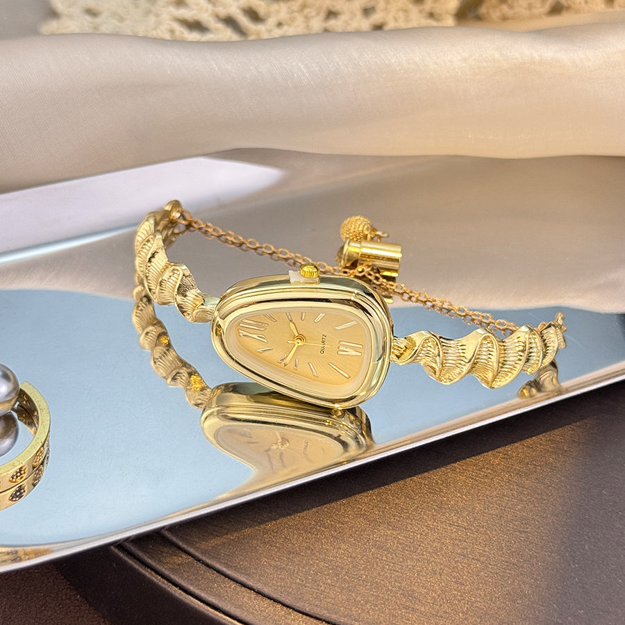Zarif Yılan Şeklinde Bayanlar  - Luxury Watch Collection incelemesi ve fiyatı