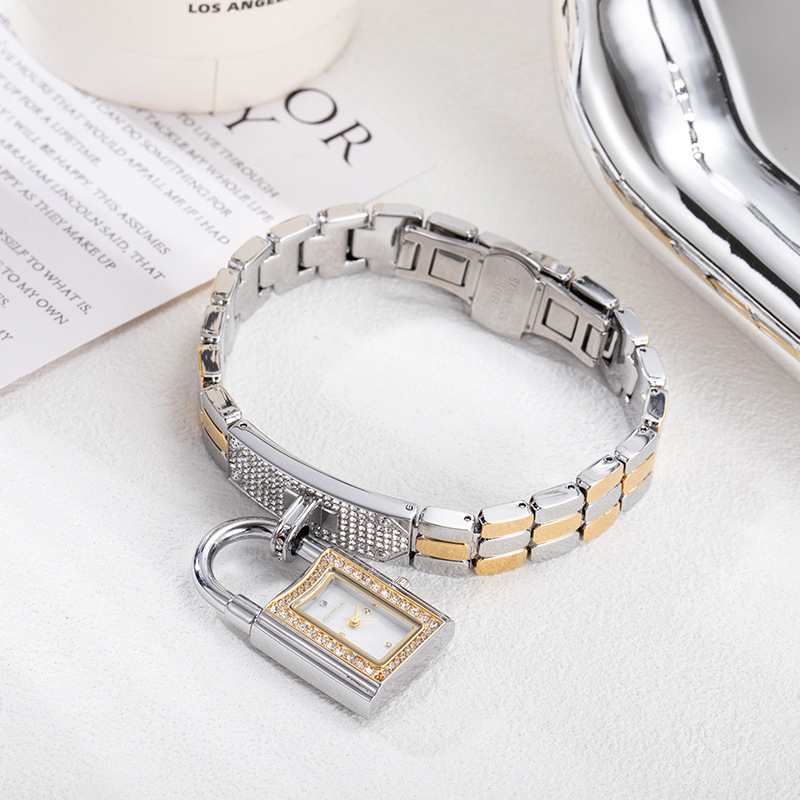 İçbükey şekilli kilit başlıklı - Luxury Watch Arabic incelemesi ve fiyatı