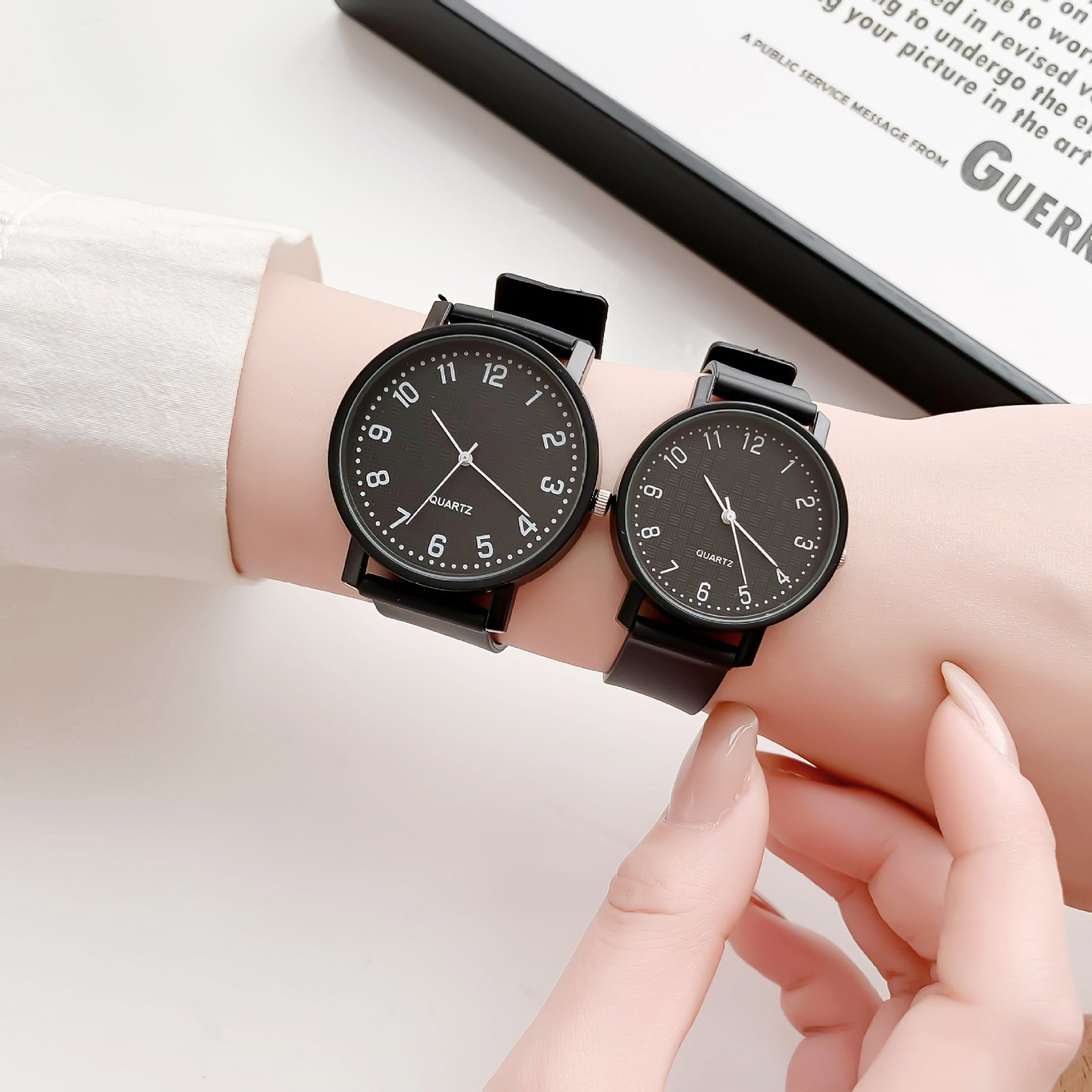 Basit Siyah İzle Kuvars Saatle - Luxury Watch Straps incelemesi ve fiyatı